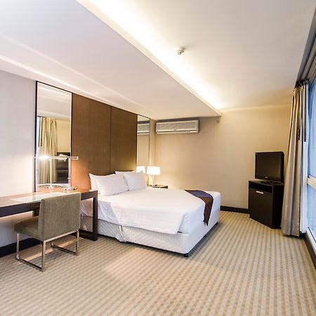 The Narathiwas Hotel & Residence Sathorn Bangkok Kültér fotó