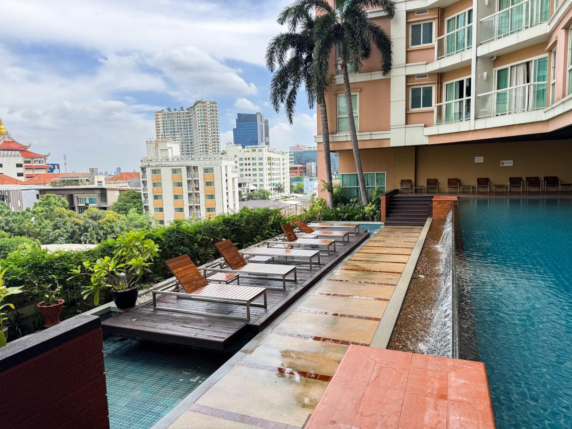 The Narathiwas Hotel & Residence Sathorn Bangkok Kültér fotó