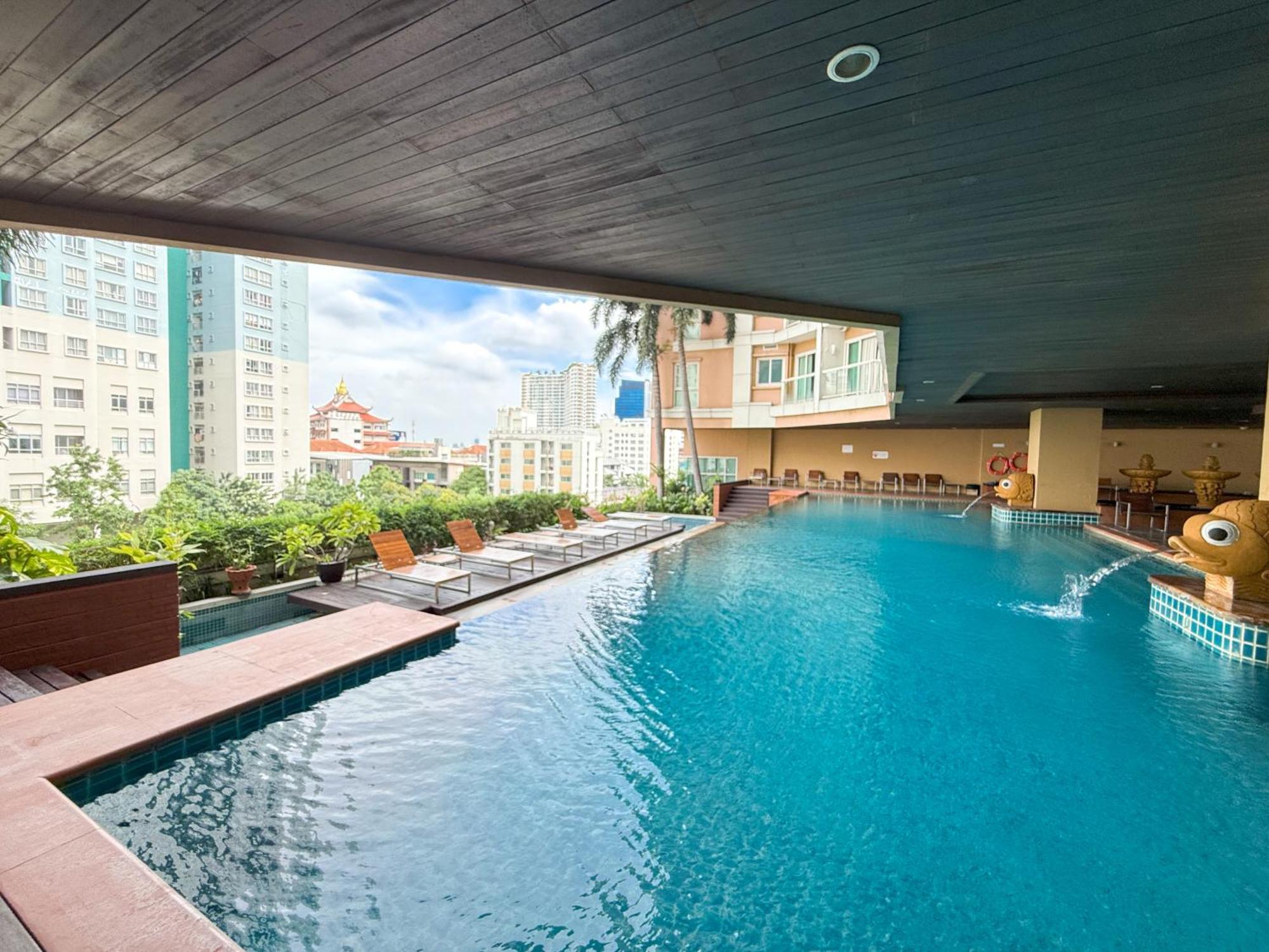 The Narathiwas Hotel & Residence Sathorn Bangkok Kültér fotó