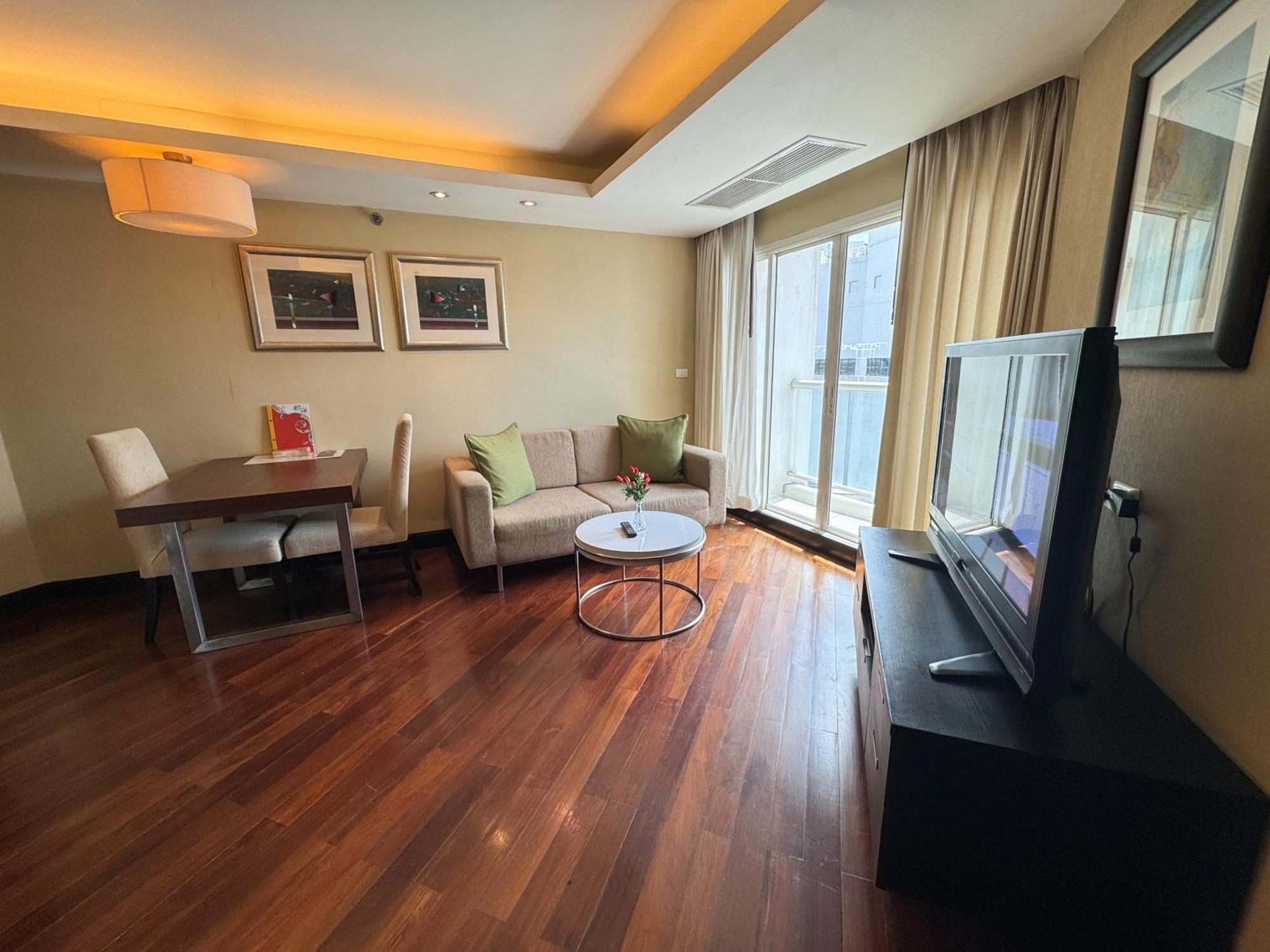 The Narathiwas Hotel & Residence Sathorn Bangkok Kültér fotó