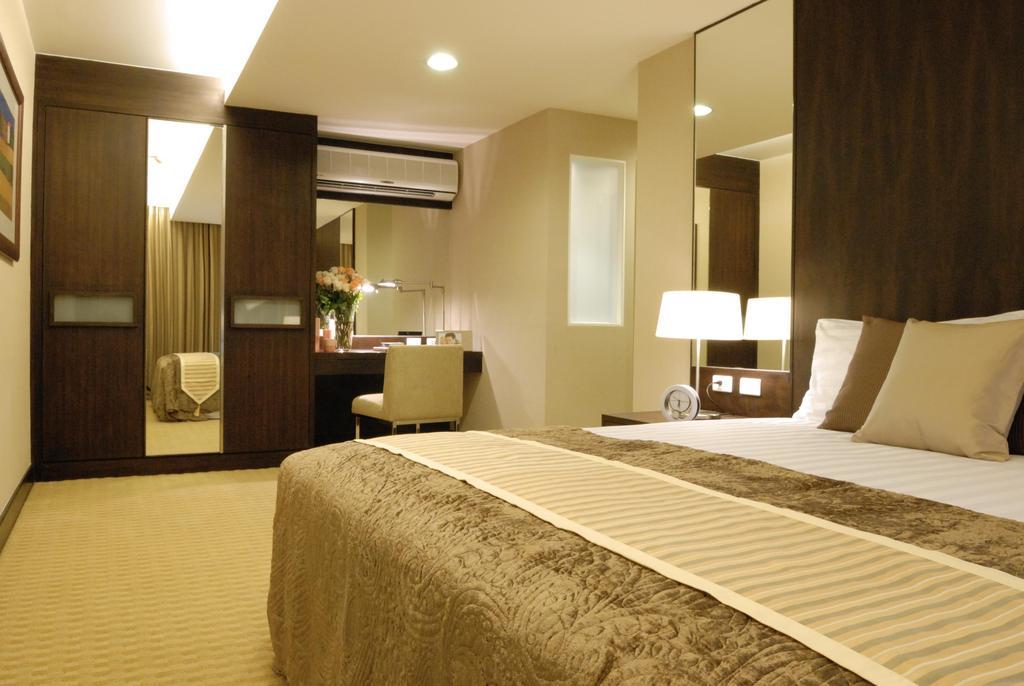 The Narathiwas Hotel & Residence Sathorn Bangkok Kültér fotó