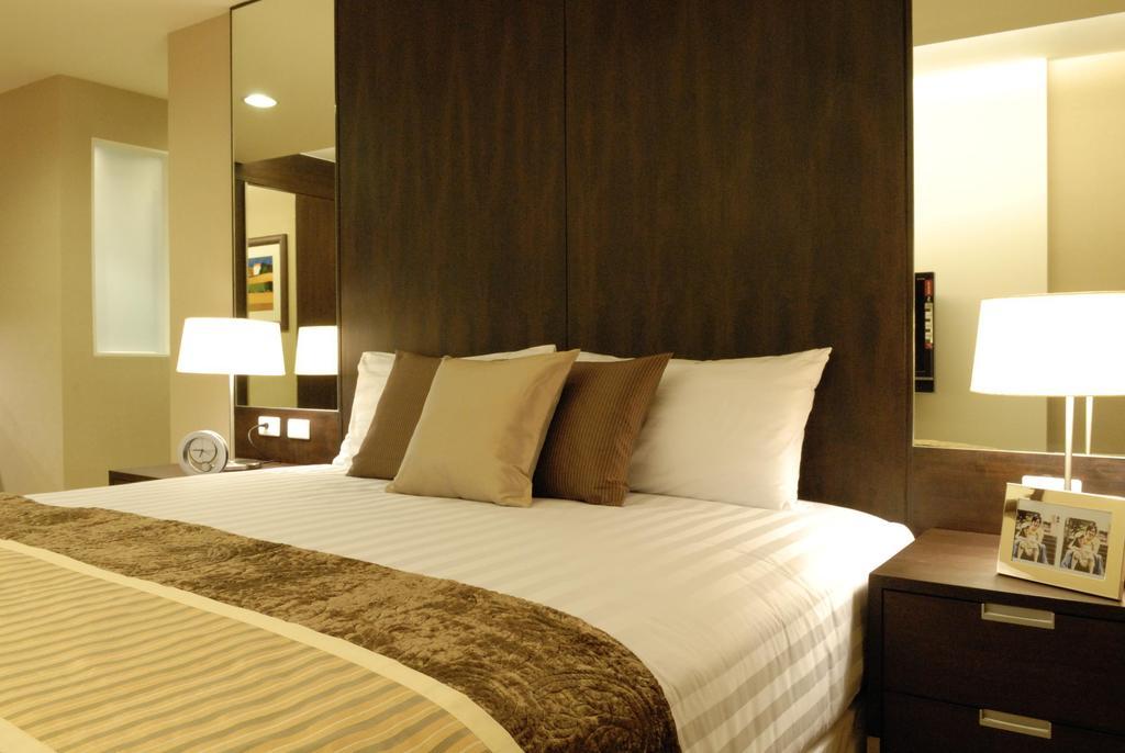 The Narathiwas Hotel & Residence Sathorn Bangkok Kültér fotó